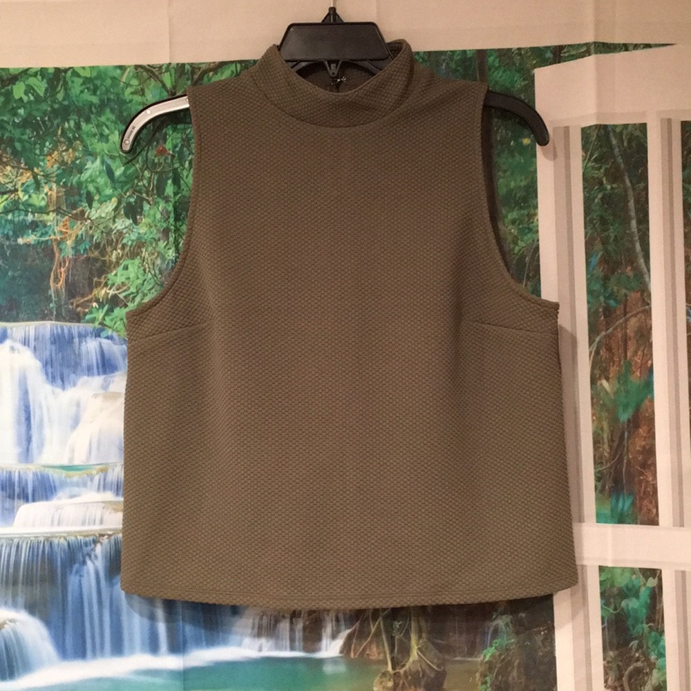 Textured Abbreviated Mock Neck Tank